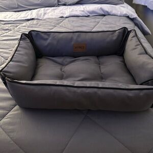 Hybes Gray Bolstered Pet Bed - Comfortable Home Bedding